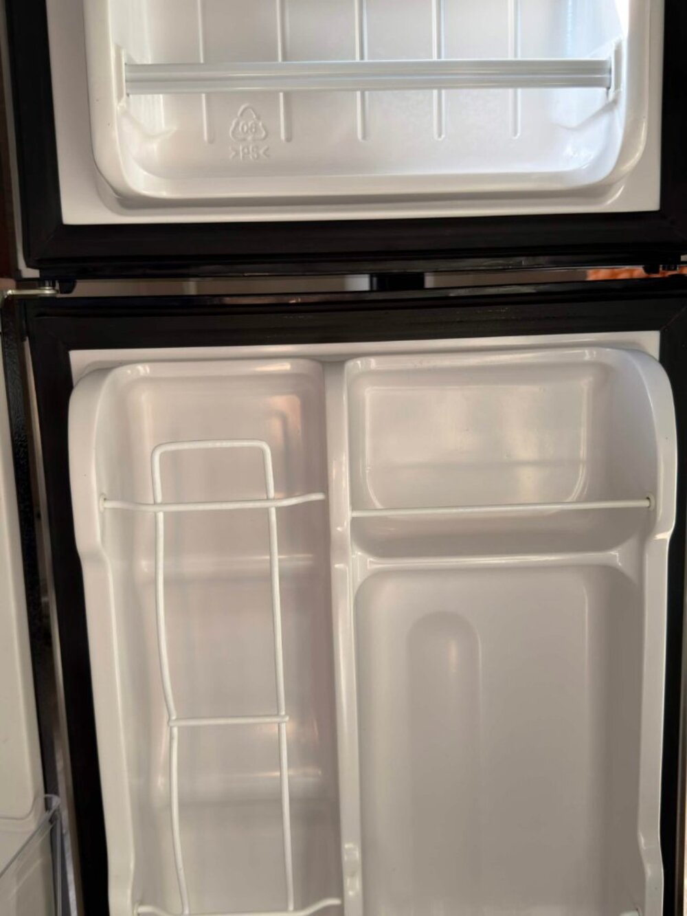 Compact Mini Refrigerator - Picture 8 of 9